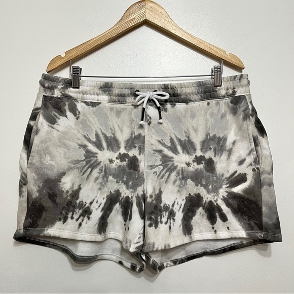 Ardene Curve Gray Tie Dye Fleece Shorts Size 1X - Picture 1 of 8